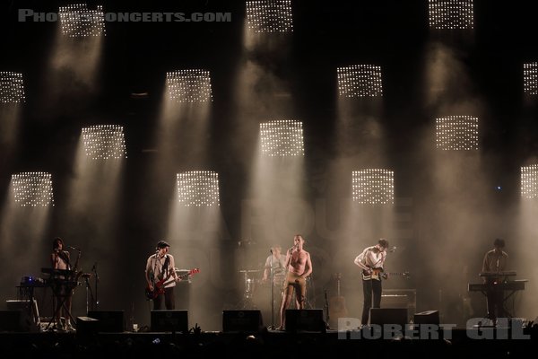 THE FAT WHITE FAMILY - 2022-08-20 - SAINT MALO - Fort de St Pere - 